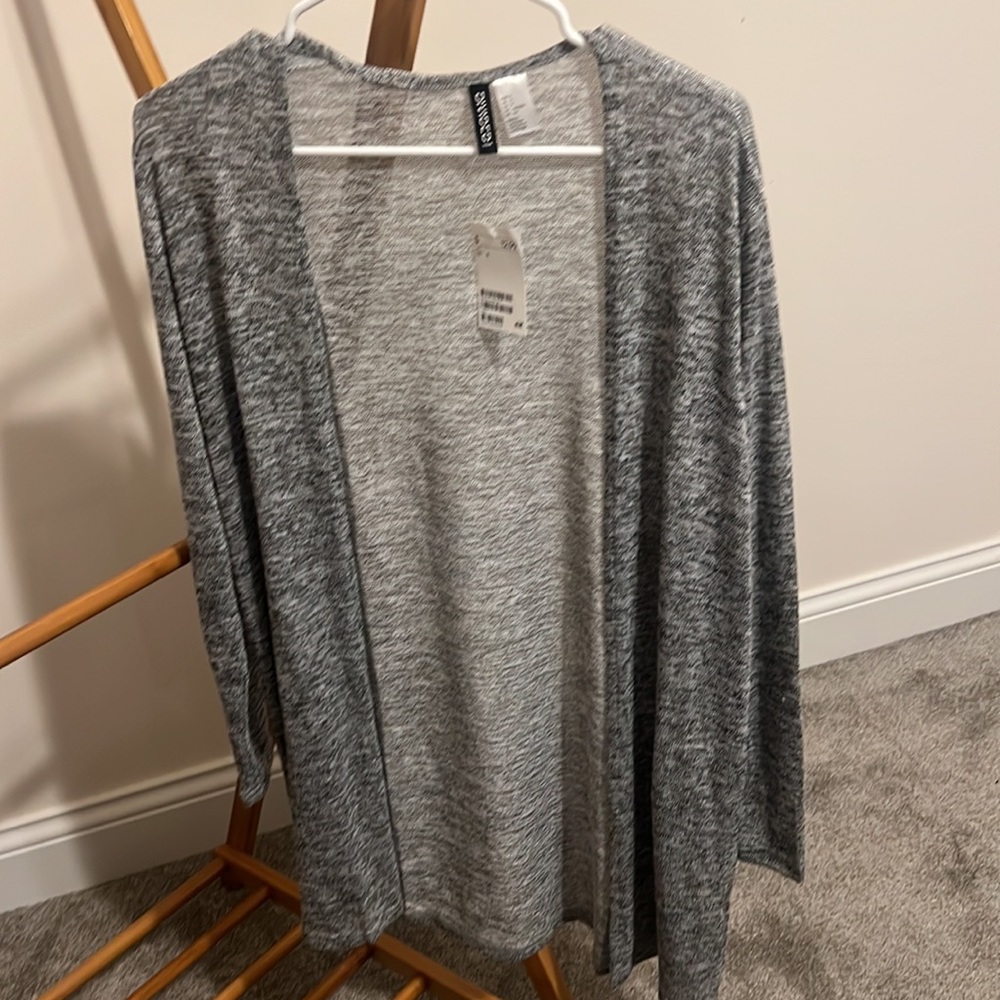 H&M Cardigans - Picture 2 of 5